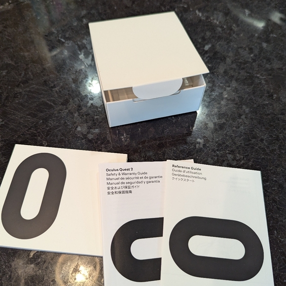 Meta Oculus Quest 2 64GB Advanced All-In-One VR Headset - Picture 14 of 16